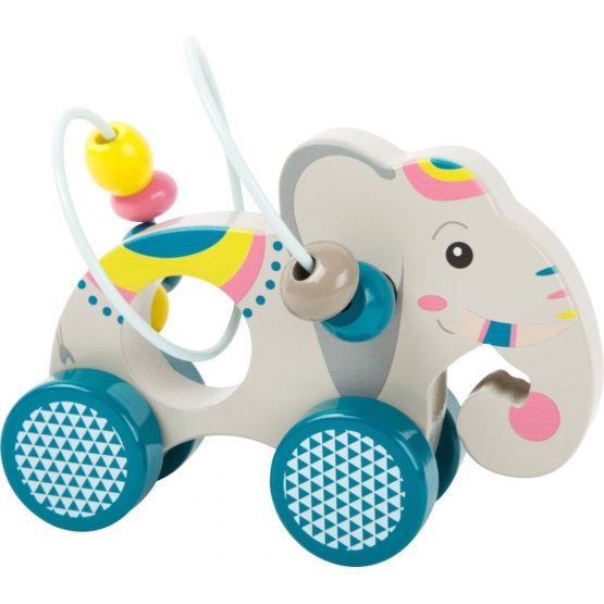 Un elefant călăreț cu un labirint motorizat