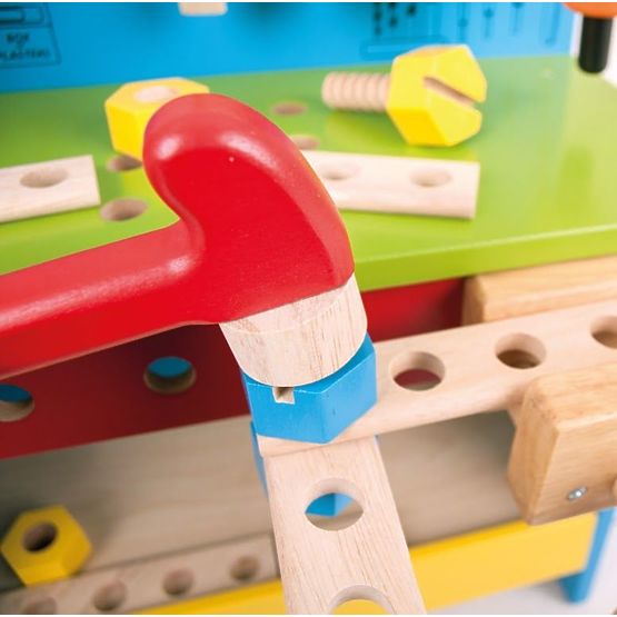 Atelier de bricolaj din lemn cu scule