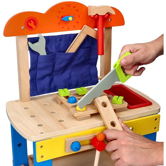Atelier de lemn cu multe scule