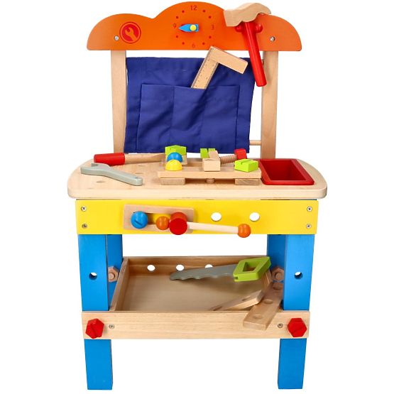 Atelier de lemn cu multe scule