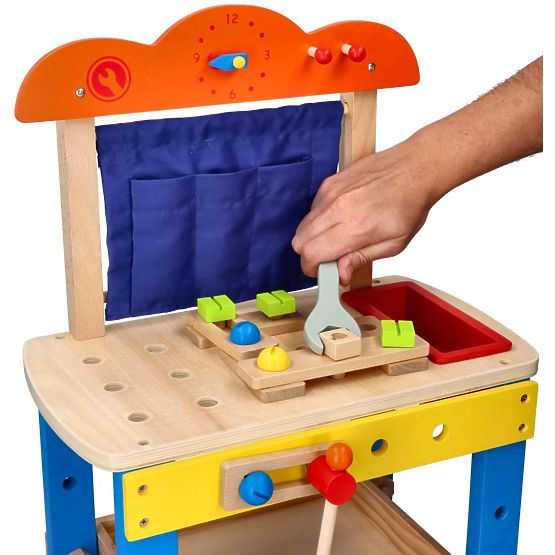 Atelier de lemn cu multe scule