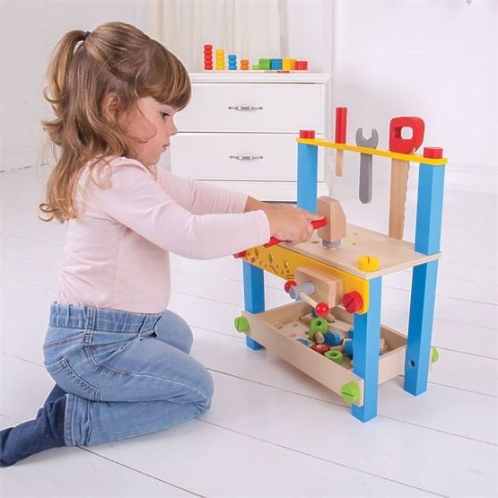 Atelier pentru copii cu scule