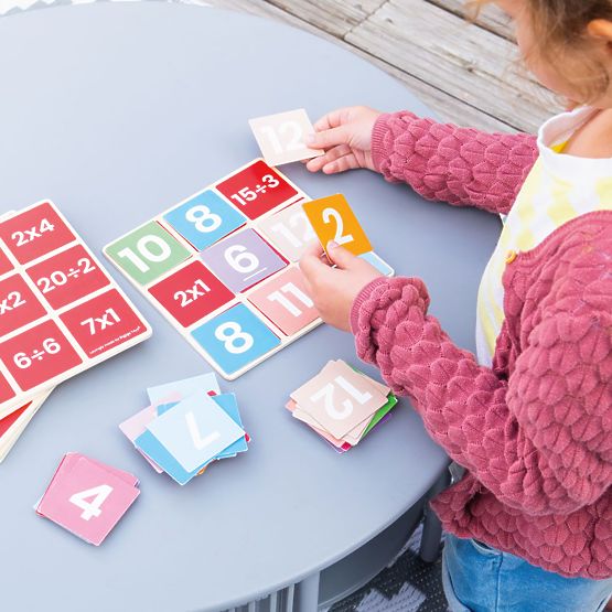 Bigjigs Toys Bingo matematic Înmulțire și împărțire