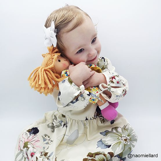 Bigjigs Toys Papusa din stofa Daisy 28 cm