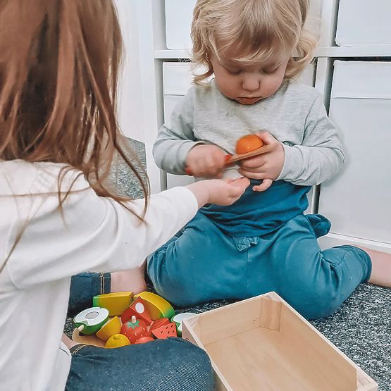 Bigjigs Toys Tăierea fructelor într-o cutie