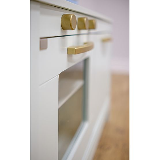 Bucătărie nordică din lemn cu accesorii