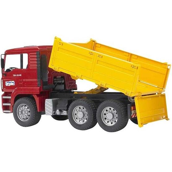Camion Bruder MAN și încărcător frontal