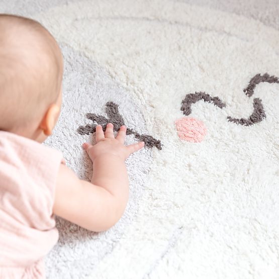 copilăresc covor fericit Lună