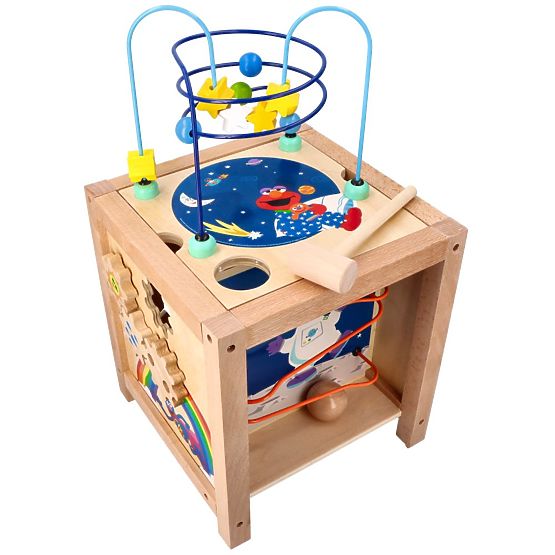 Cub activ cu personaje din Strada Sesame