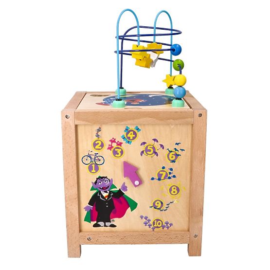 Cub activ cu personaje din Strada Sesame