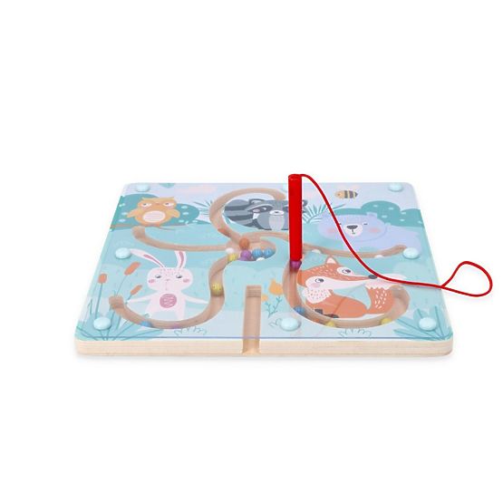 Labirint magnetic pădure