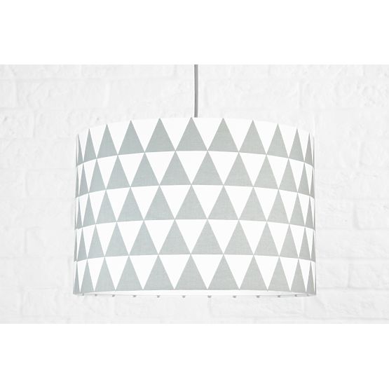 Lampă textilă de agățat – model cu triunghiuri gri