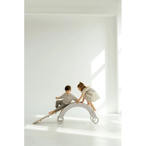 Leagăn Montessori din lemn cu tobogan/perete de cățărare M - alb