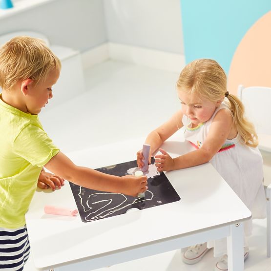 Masă pentru copii Crafty 2în1 + 2 scaune