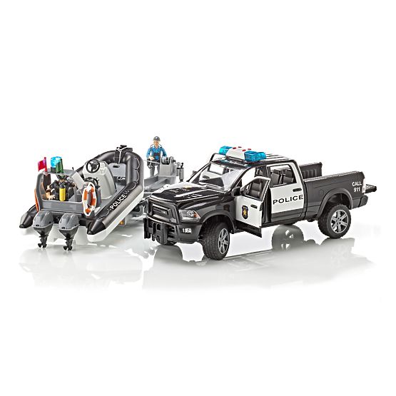 Mașină de poliție Bruder RAM cu barcă și două figurine