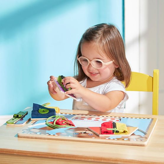Melissa and Doug - Tablă motrică Îmbracă ursulețul