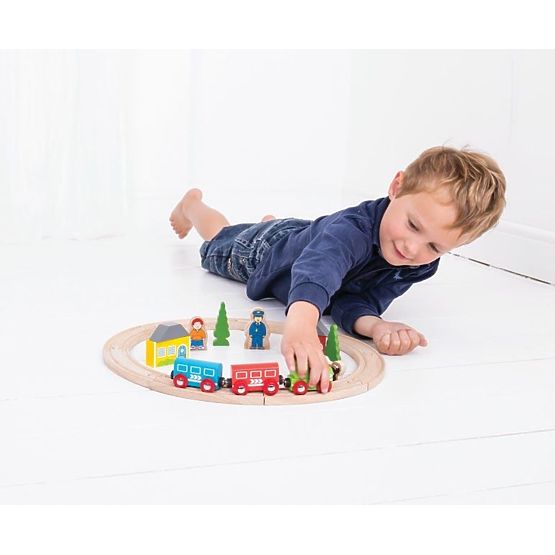 Mini cale ferată din lemn