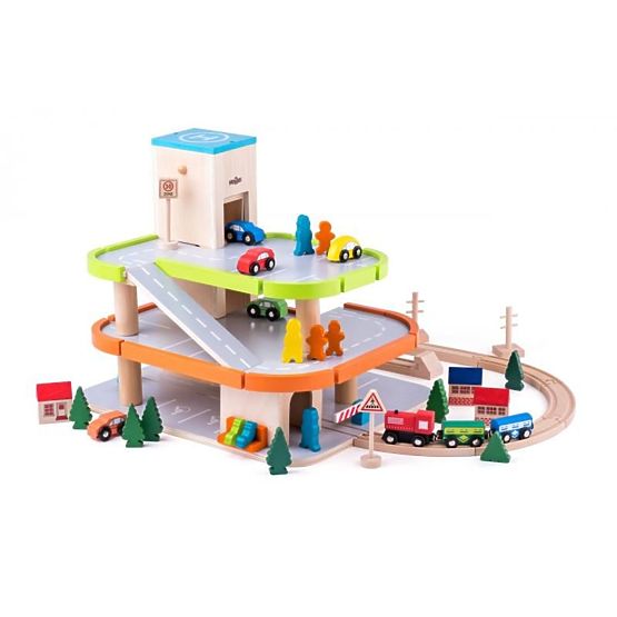 Parcare din lemn cu lift