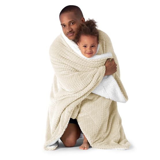 Pătură SHLEEPY culoare bej cu model jacquard stil clasic 220x240