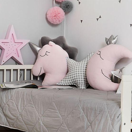 Pernă cu unicorn