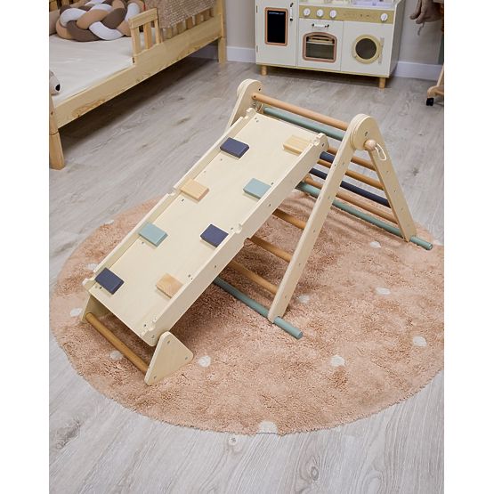 Triunghiul Pikler Laura