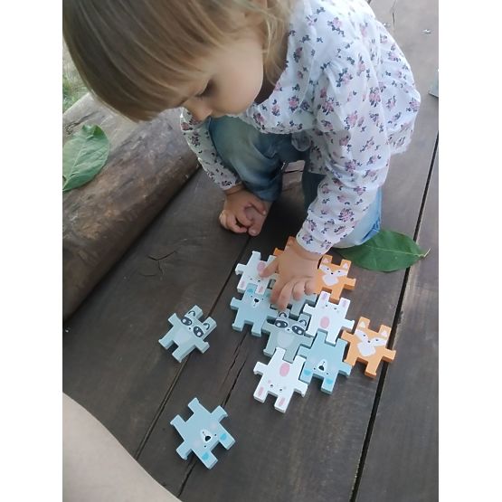 Puzzle piramidă cu animale