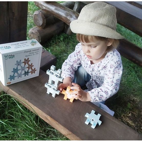 Puzzle piramidă cu animale