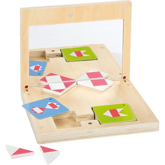 Puzzle simetric cu oglindă