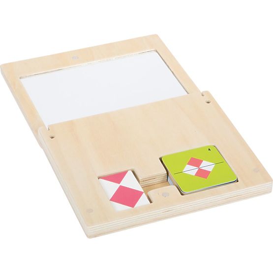 Puzzle simetric cu oglindă