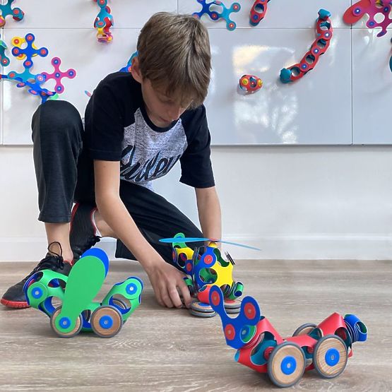 Set Clixo pentru construirea vehiculelor magnetice