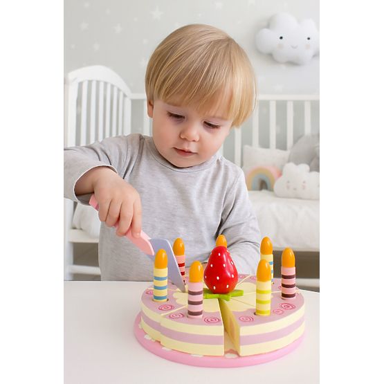 Set de tort din lemn cu scai, lumânări și căpșuni pentru copii, 15 piese ECOTOYS