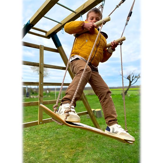 small foot Leagăn din lemn Skateboard