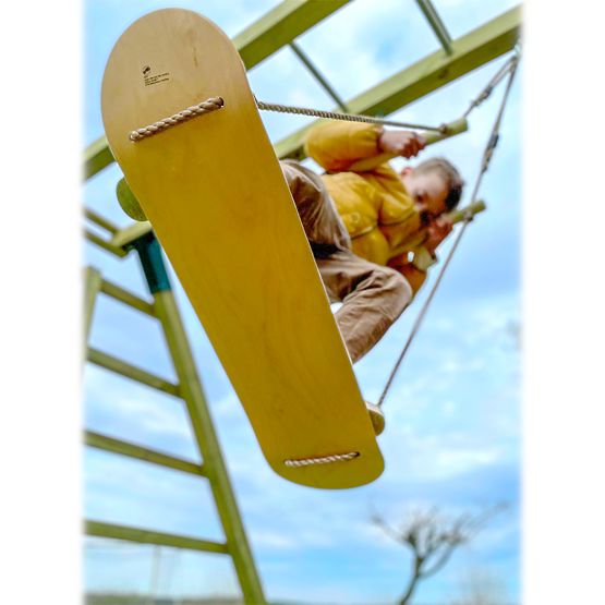 small foot Leagăn din lemn Skateboard