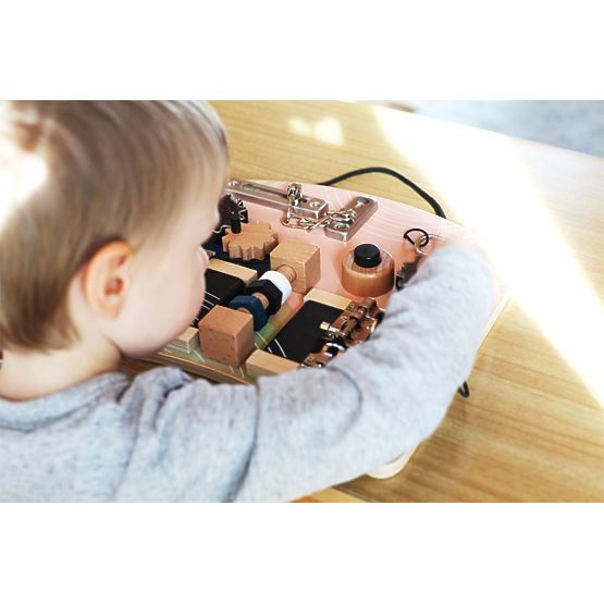 Tablă educativă cu încuietori și butoane