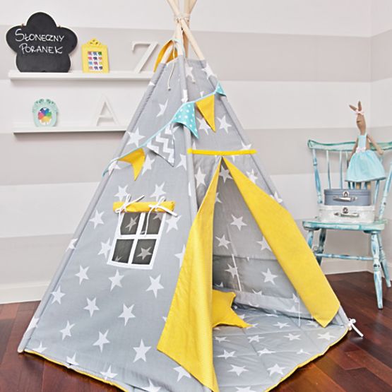 teepee cu soare dimineață