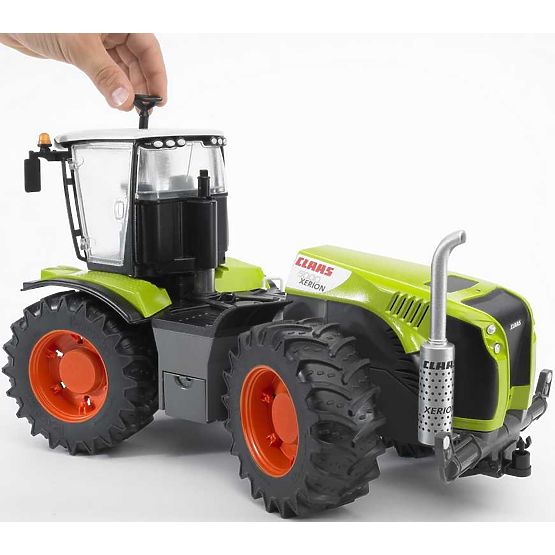 Tractor Bruder CLAAS Xerion