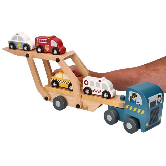 Transportor cu mașini de salvare