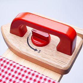 Bigjigs Toys Masă de călcat din lemn cu fier de călcat - ambalaj deteriorat