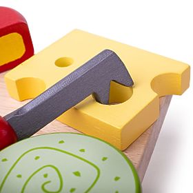 Bigjigs Toys Set de brânzeturi alimentare din lemn pe o farfurie