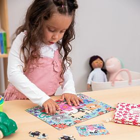 Puzzle Mudpuppy Pisici în ceașcă de ceai în săculeț textil 36 de piese