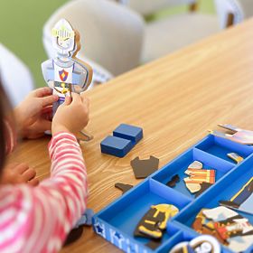 Set magnetic de îmbrăcare – Billy, Melissa & Doug