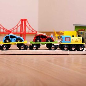 Trenul Bigjigs Rail Freight cu mașini și șine